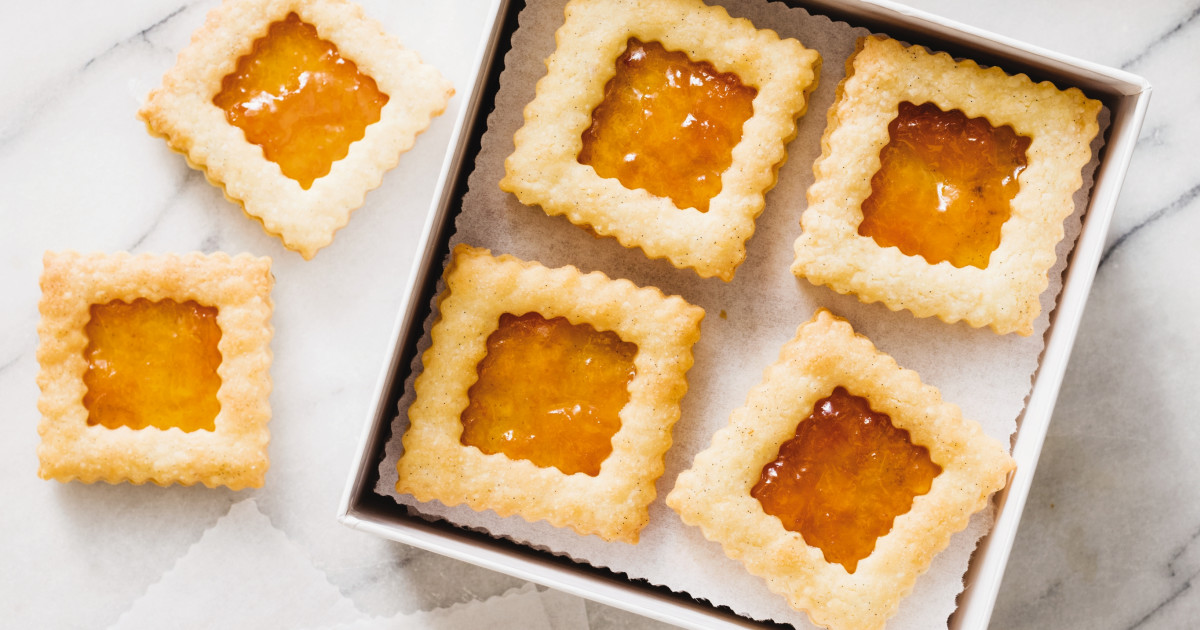 Vanilla BeanApricot Sandwich Cookies The Perfect Cookie